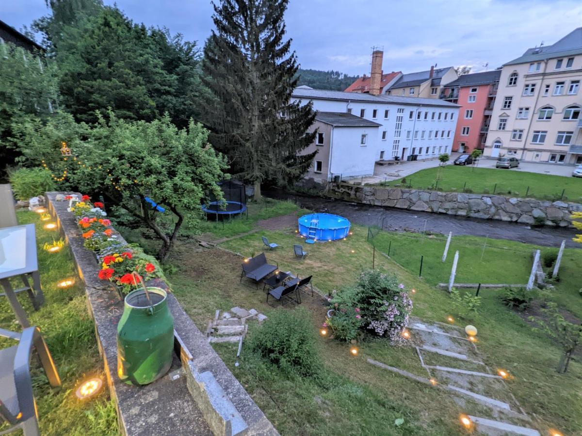 Appartement Urlaubstraum Mit Pool, Terrasse & Fluss Im Garten - Ut à Sebnitz Extérieur photo