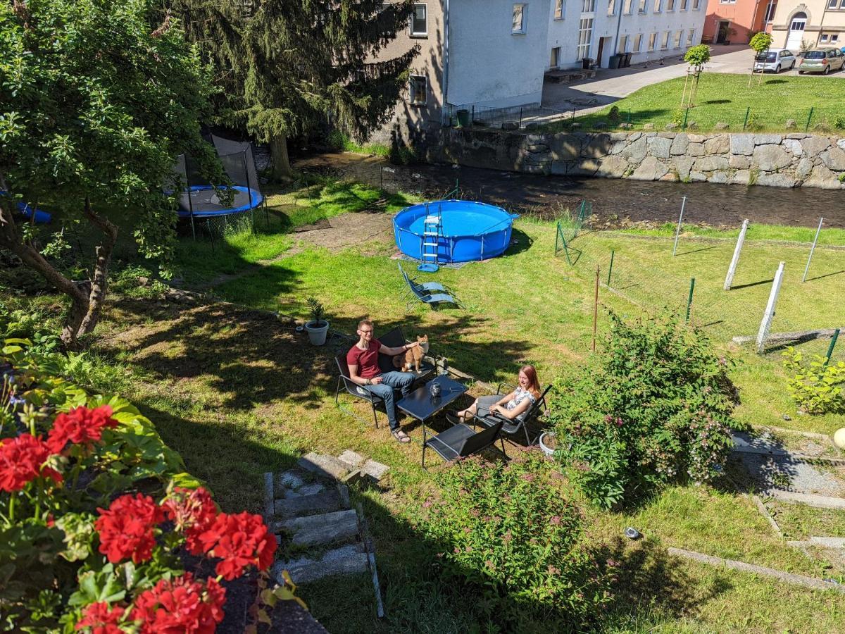 Appartement Urlaubstraum Mit Pool, Terrasse & Fluss Im Garten - Ut à Sebnitz Extérieur photo