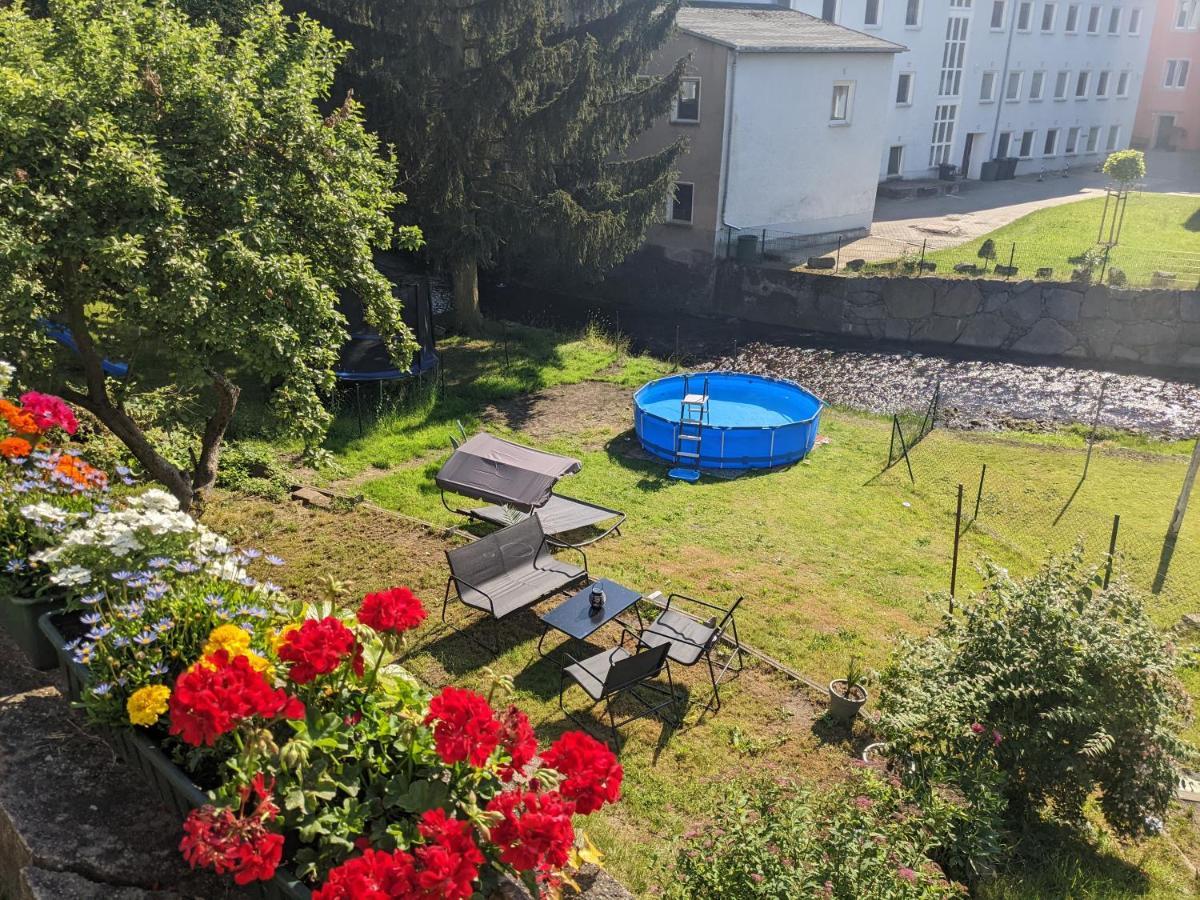 Appartement Urlaubstraum Mit Pool, Terrasse & Fluss Im Garten - Ut à Sebnitz Extérieur photo